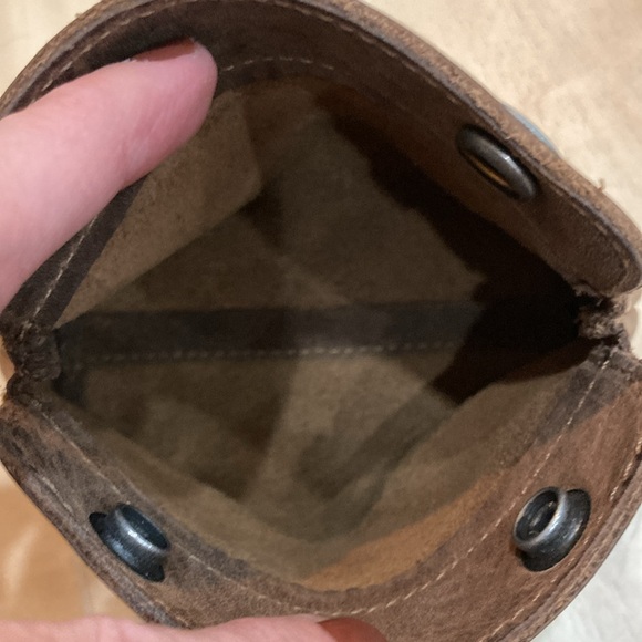 Leather snap pouch - Picture 7 of 11